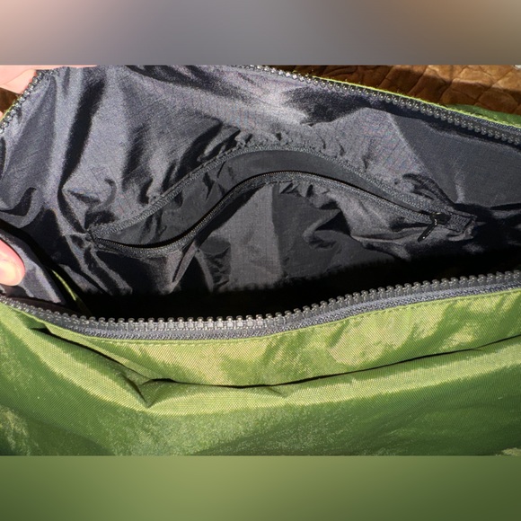 BAGGU Bay Laurel Sport Nylon Messenger Bag - Picture 5 of 8